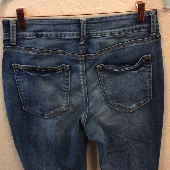 Maurices high rise distressed jeans size Medium. J102 - Picture 4 of 6